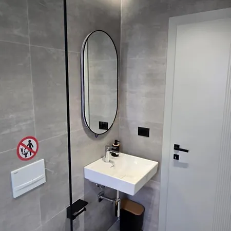 Stay-five 3 Modern Self Check-in Mine Peza Aparthotel Tirana
