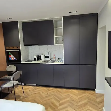 Stay-five 3 Modern Self Check-in Mine Peza Aparthotel
