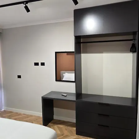 Stay-five 3 Modern Self Check-in Mine Peza 3* Tirana