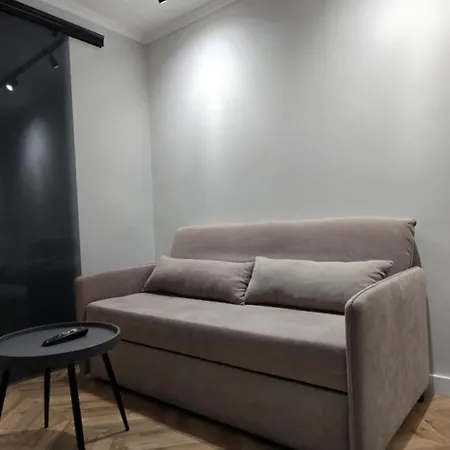 Stay-five 3 Modern Self Check-in Mine Peza 3* Tirana