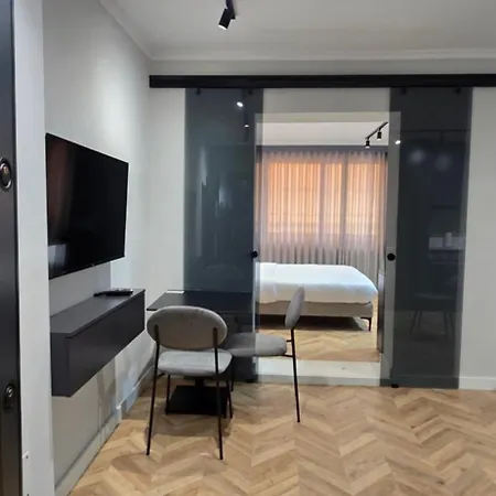 Stay-five 3 Modern Self Check-in Mine Peza Tirana